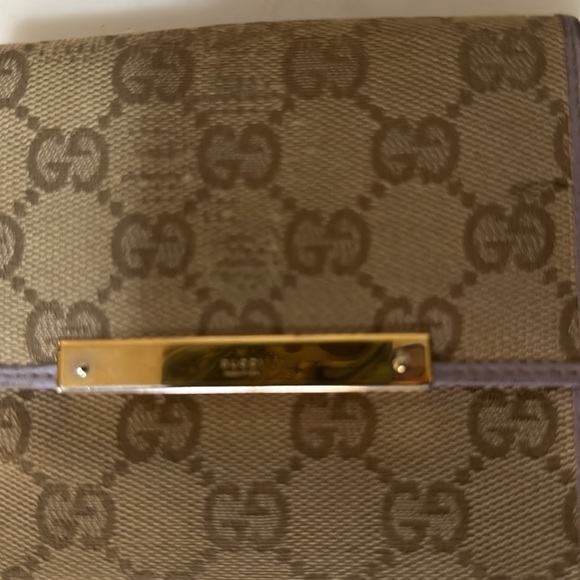 Gucci Lilac Trim Wallet - Picture 3 of 14